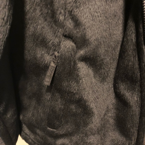 Like new coat , soft and fluffy - Picture 4 of 4